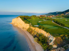 Отель Thracian Cliffs Golf & Beach Resort  Каварна